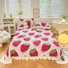 2022新款牛奶绒花边夹棉床盖 枕套一对 床盖-草莓甜心