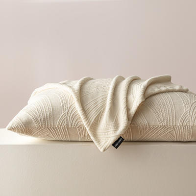 2023新款纯色保暖牛奶绒雕花单品枕套 :48*74cm枕套一对 枕套-百草园-奶白