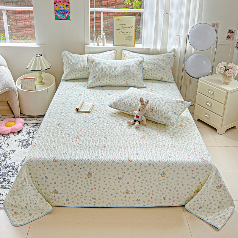 91家纺网 家纺一手货源 找家纺 羽爱家纺 2025新款A类双面印花全棉水洗床盖套件-三件套 兔子乐园