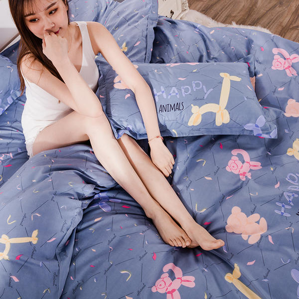 鼠标滚轮向上或向下滚动,能放大或缩小图片哦~