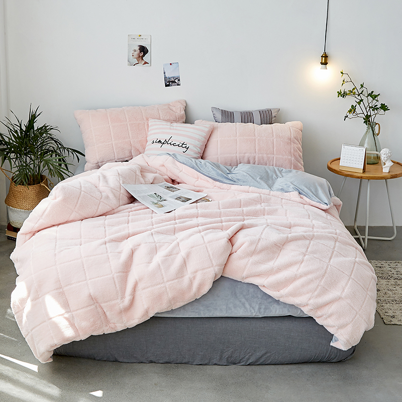 2018新款-工艺款兔兔绒四件套 1.5m床（床单款） 淡粉格1