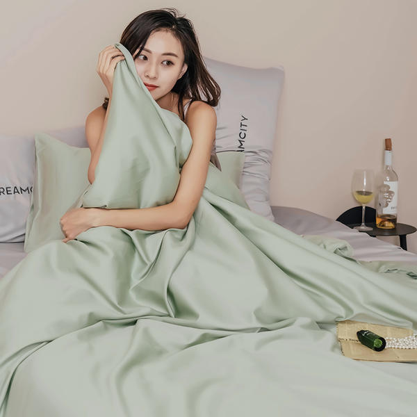 鼠标滚轮向上或向下滚动,能放大或缩小图片哦~