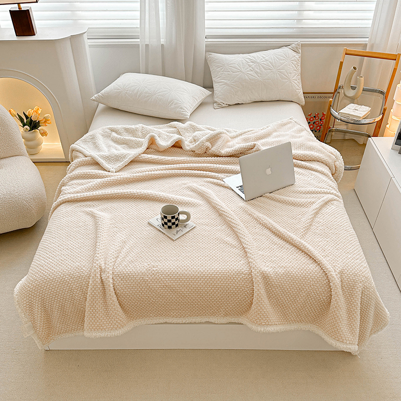 2023新款玫瑰绒毛毯夏季珊瑚绒小毯子办公室午睡毯床上用盖毯沙发毯空调毯 100x150cm 奶油白