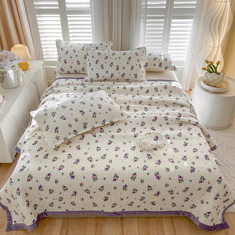 2024新款加厚牛奶绒印花床盖 200*220cm+枕套一对 紫葡萄