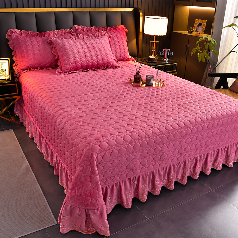 2023新款纯色水晶绒刺绣花边床盖三件套 床盖单件(190*245cm) 豆沙粉