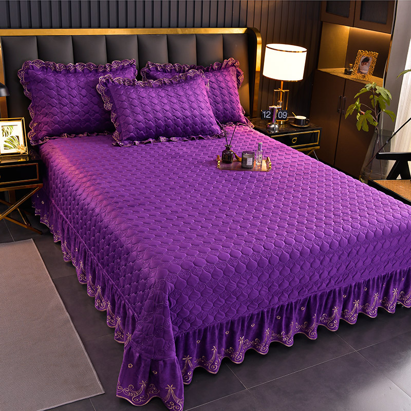 2023新款纯色水晶绒刺绣花边床盖三件套 床盖单件(245*245cm) 幸运紫