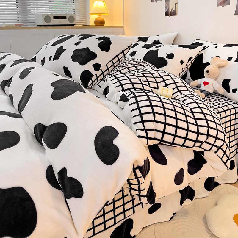 2023新款加厚保暖印花牛奶绒四件套 1.2m床单款三件套（被套150*200cm） 黑糖奶牛