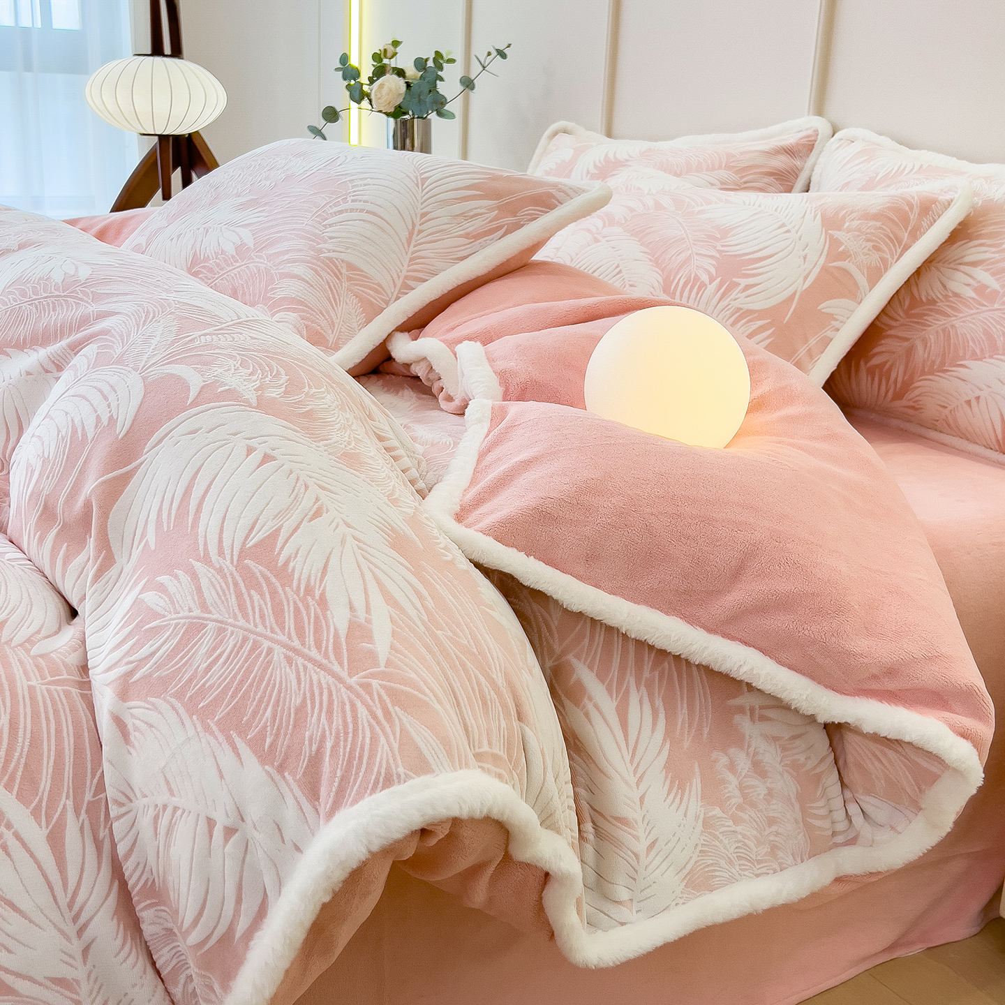 2025新款高克重烂花牛奶绒兔毛包边款四件套 叶语