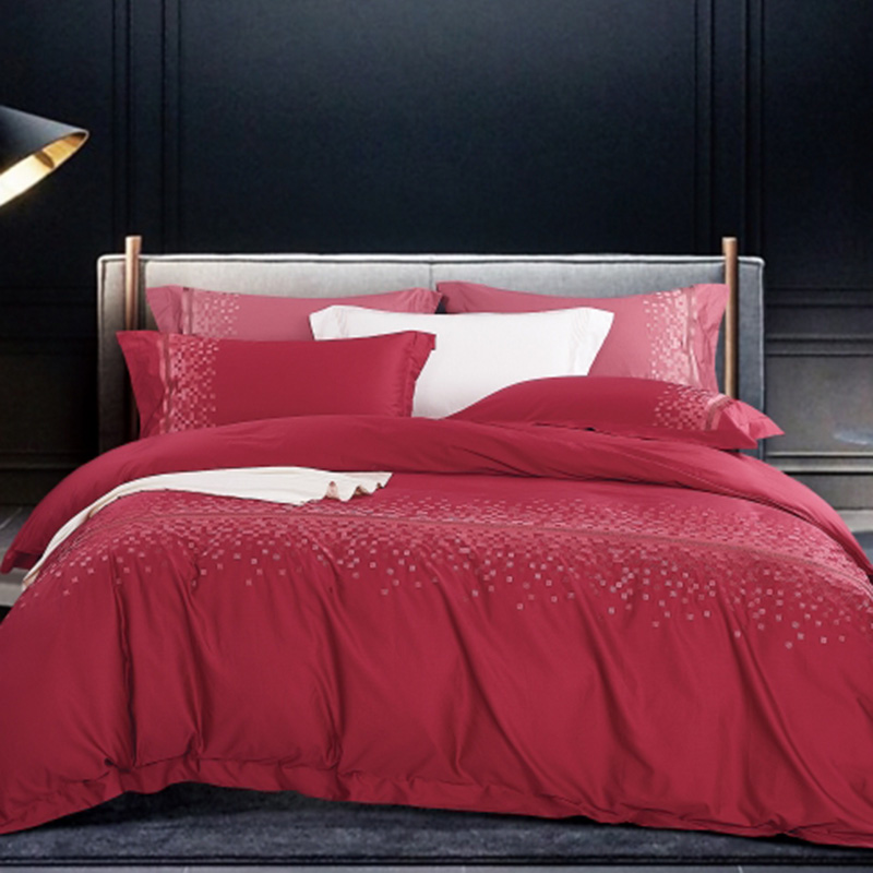 新款非凡长绒棉澳棉贡缎刺绣系列 床盖四件套 1.8m床盖款四件套 卡梅尔 深红