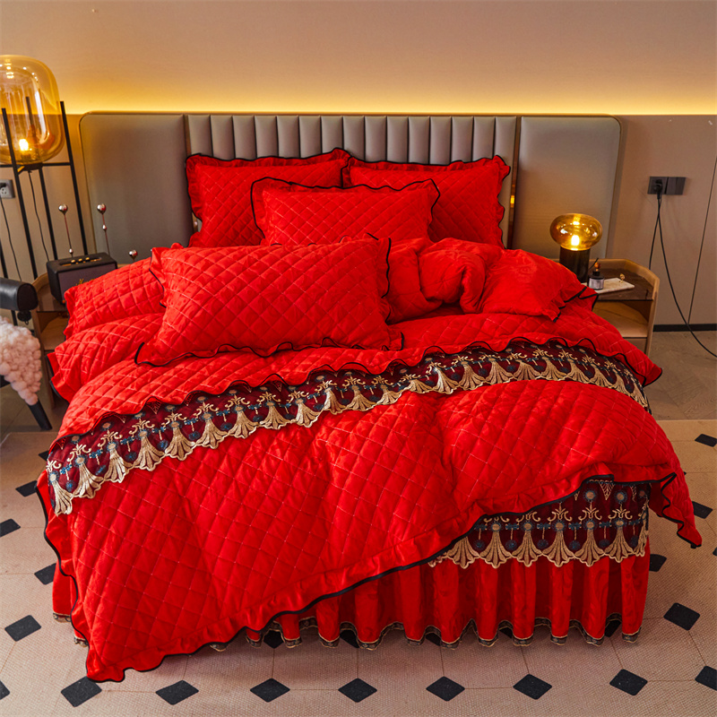 2023冬季新款压花天鹅绒床裙四件套 1.8米床裙四件套（被套200*230cm） 梦幻巴黎中国红