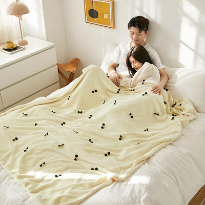 2022新款250g加厚牛奶绒种草姬毯--拍法二 200*230cm 奶油白-情侣卧室图