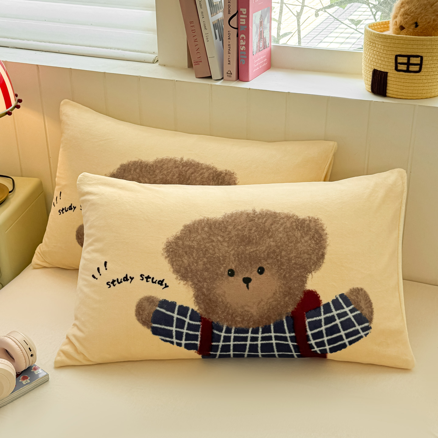 2025新款高克重牛奶绒卡通大版枕套 学霸归来