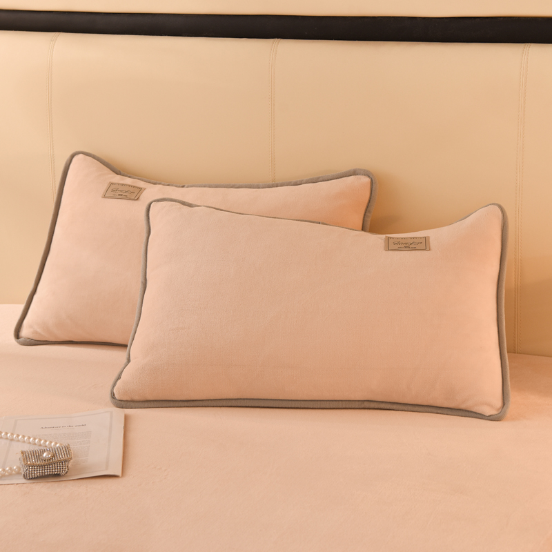 2023新款220克牛奶绒纯色单品系列-单枕套 包边枕套一对（48*74cm） 奶茶米驼