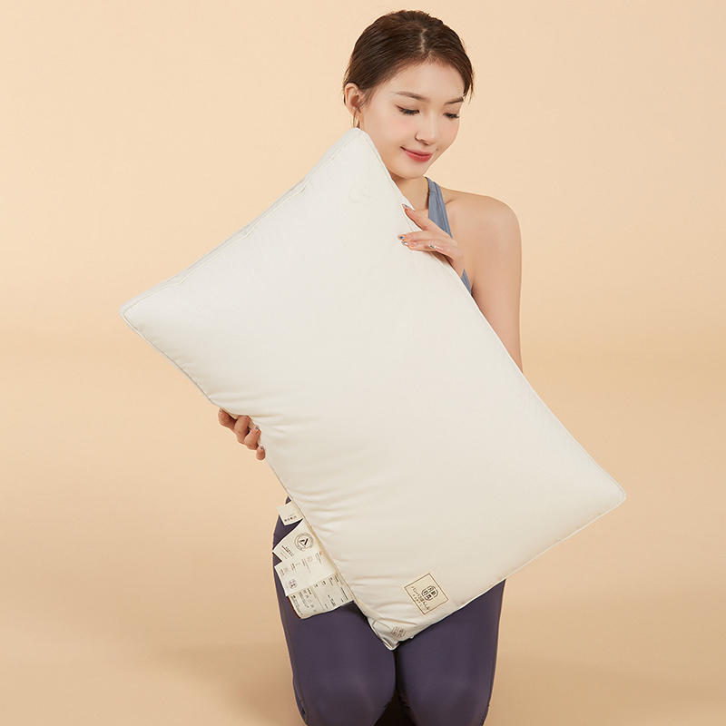 2023新款凡朴归真系列枕头枕芯 纯朴舒适立体枕（模特图）