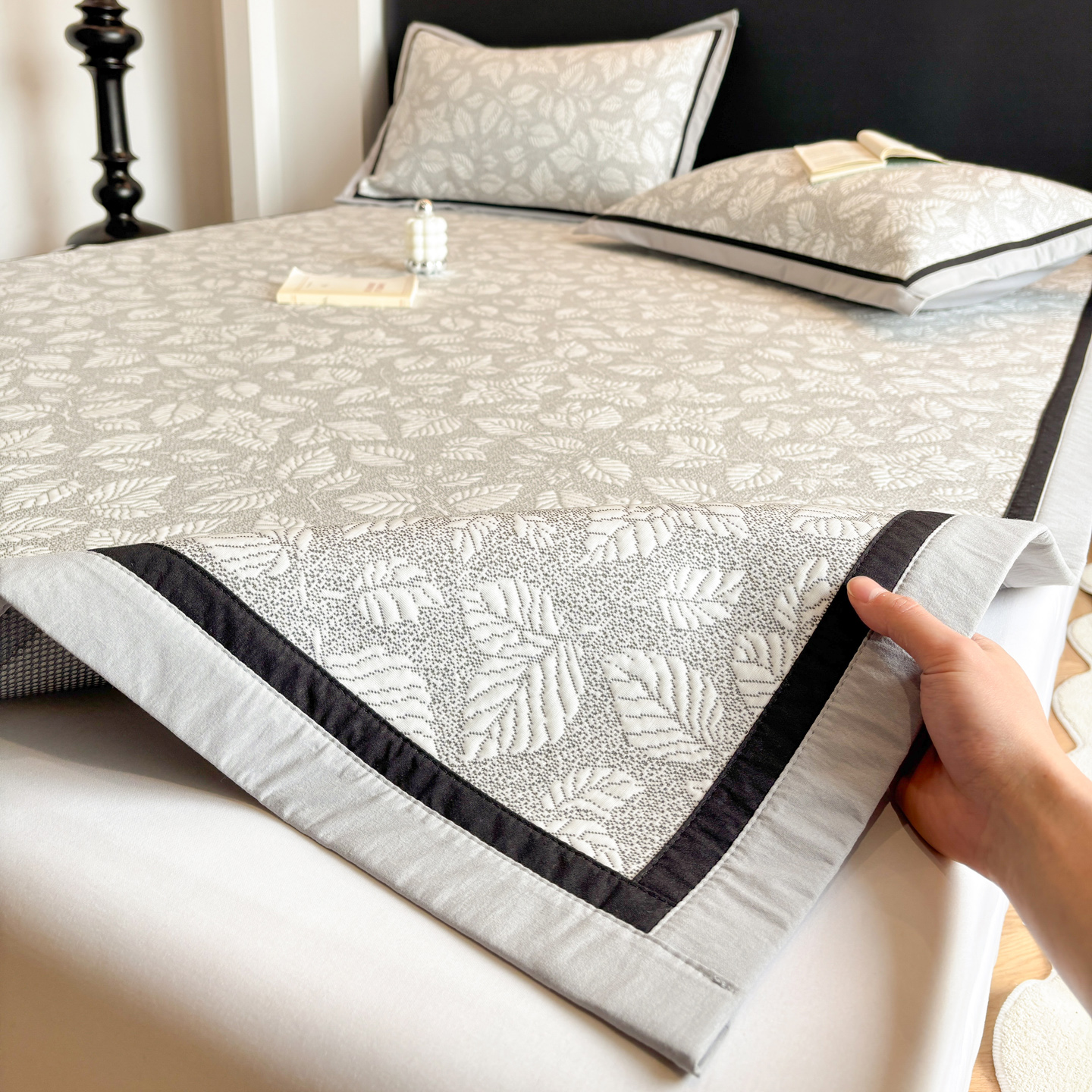 2026新款A类加厚三明治底黑边PE凉感席 叶韵-灰