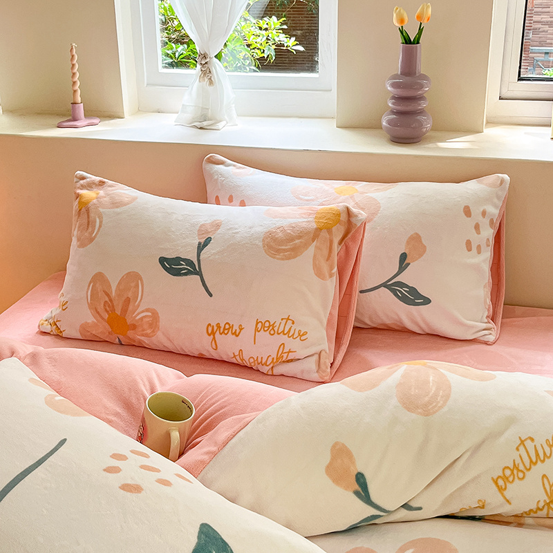 2025新款高克重牛奶绒印花单枕套 浪漫花香