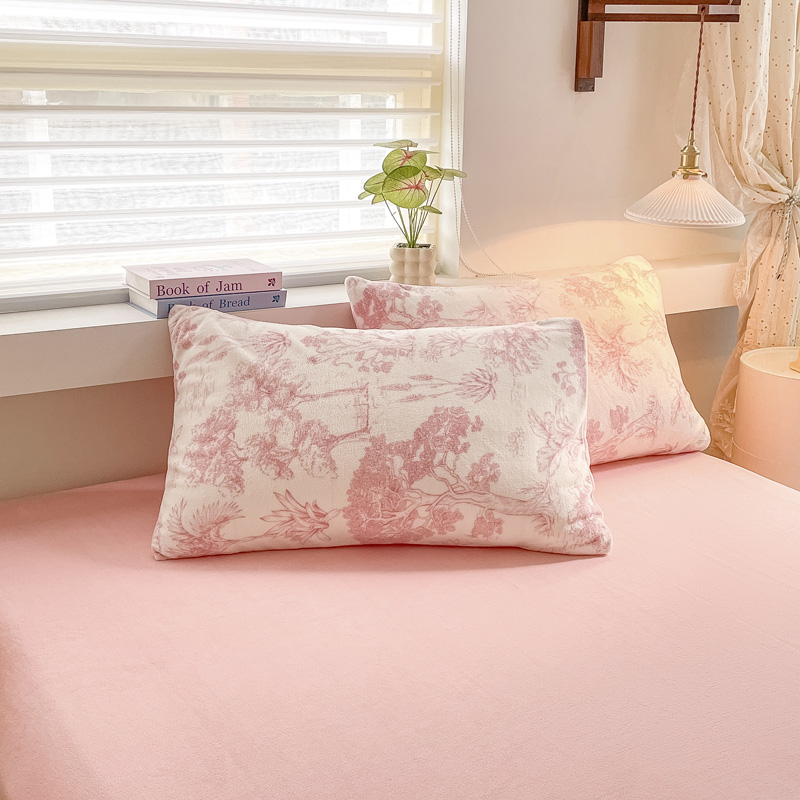 2025新款高克重牛奶绒印花单枕套 幻境-粉