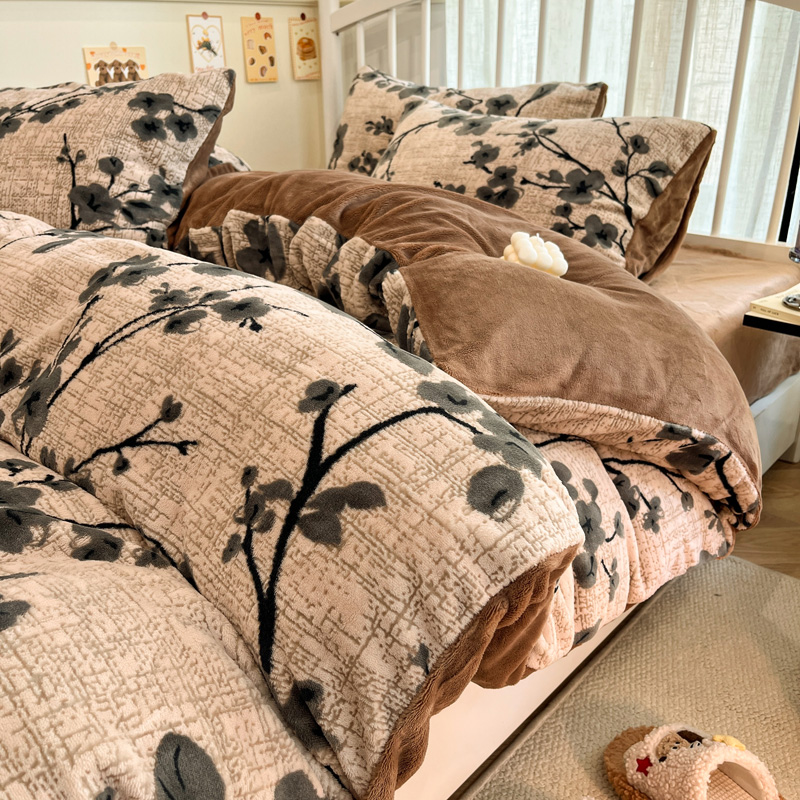 2025新款花卉雕花绒加厚保暖四件套