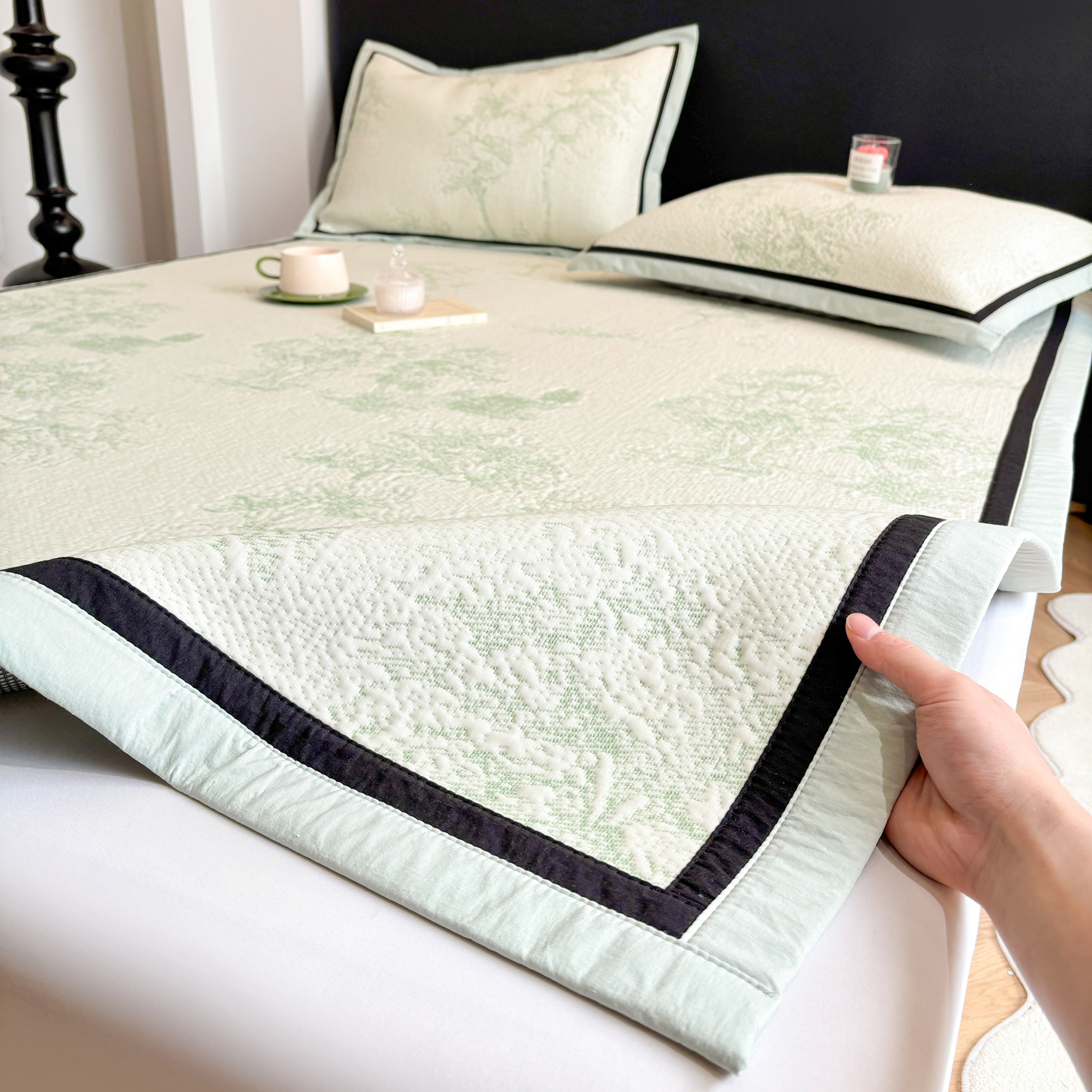 2026新款A类加厚三明治底黑边PE凉感席 梦影-绿