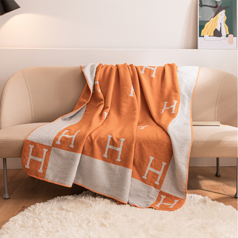2024新款国际时尚风防羊毛手工缝制针织毯 130*170cm 爱马橙
