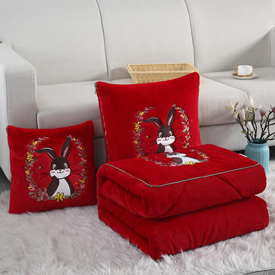 2023新款兔毛绒贴布绣抱枕被系列-富贵兔 50*50±5cm（展开150*200±5cm） 富贵兔-中国红