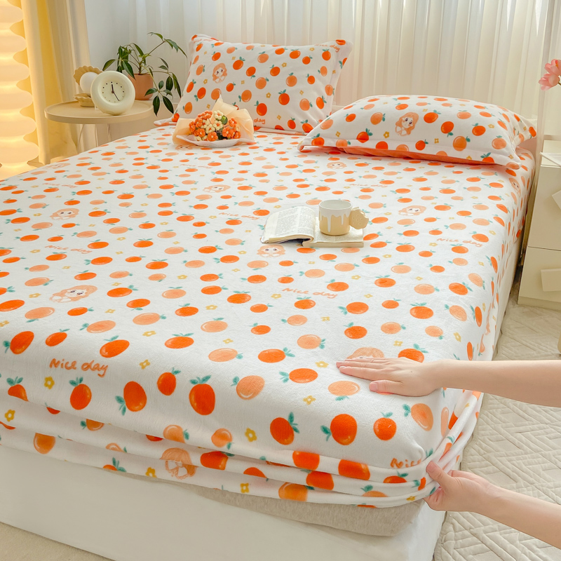 2023新款加厚印花牛奶绒单床笠 枕套一对 橙子女孩