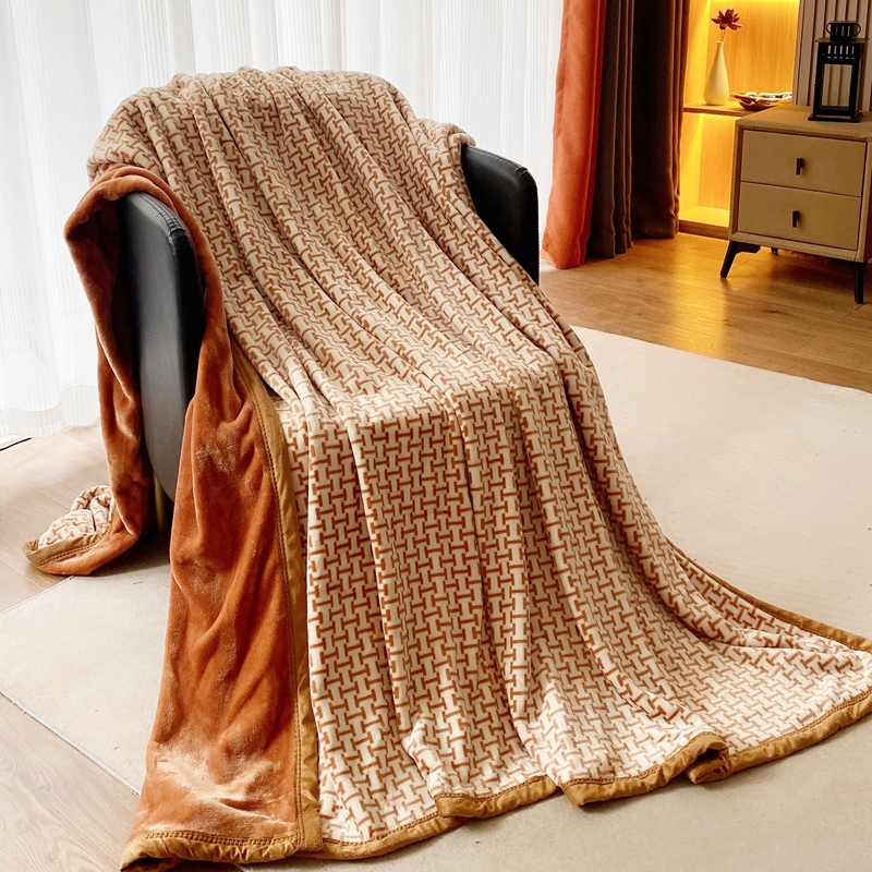 2024新款轻奢法兰绒复合毛毯双层加厚毯子 180x200cm 魅影