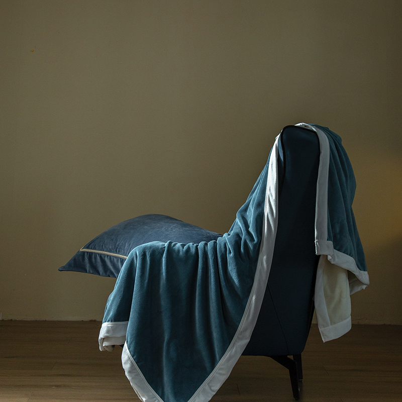 2023新款毛毯被子四件套单件床单被套床笠珊瑚绒牛奶绒冬被法兰绒（风格一）Cloud blanket 180x200cm 双层云绒毯-蓝白