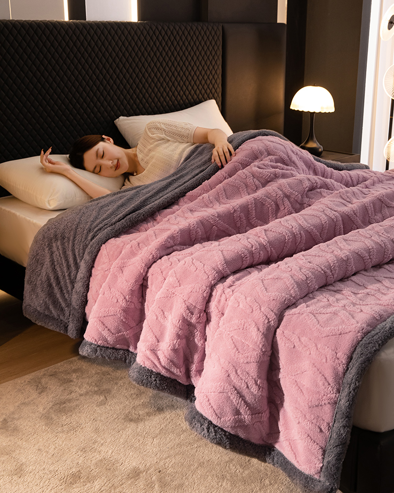 2024新款三层夹棉加厚塔肤绒毛毯