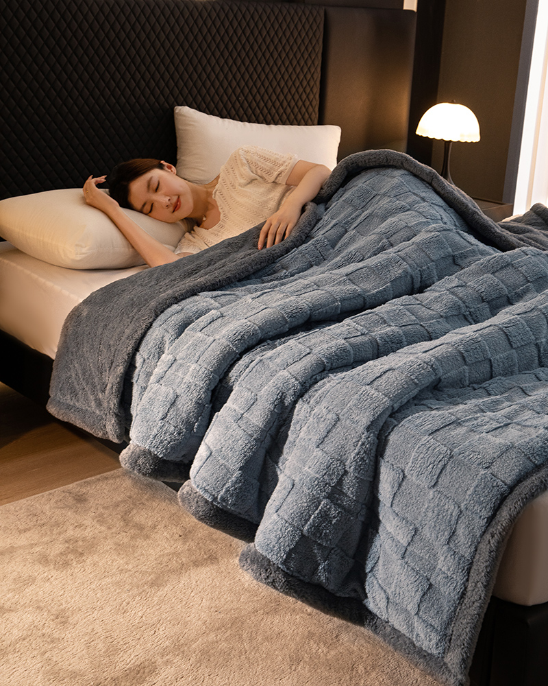 2024新款三层夹棉加厚塔肤绒毛毯