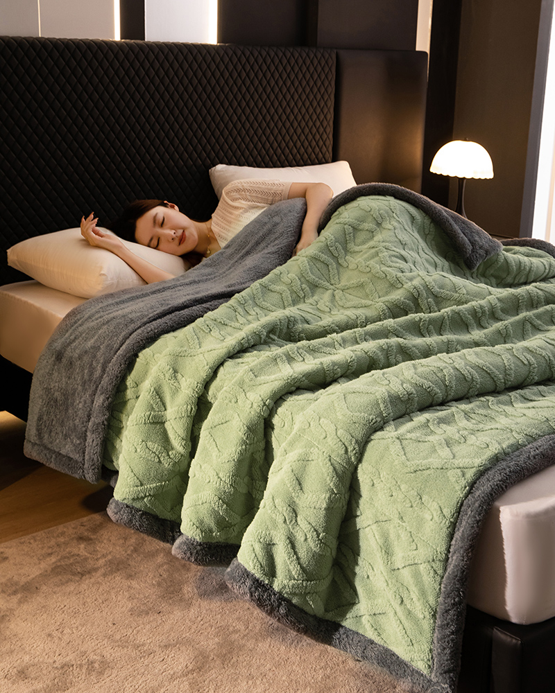 2024新款三层夹棉加厚塔肤绒毛毯