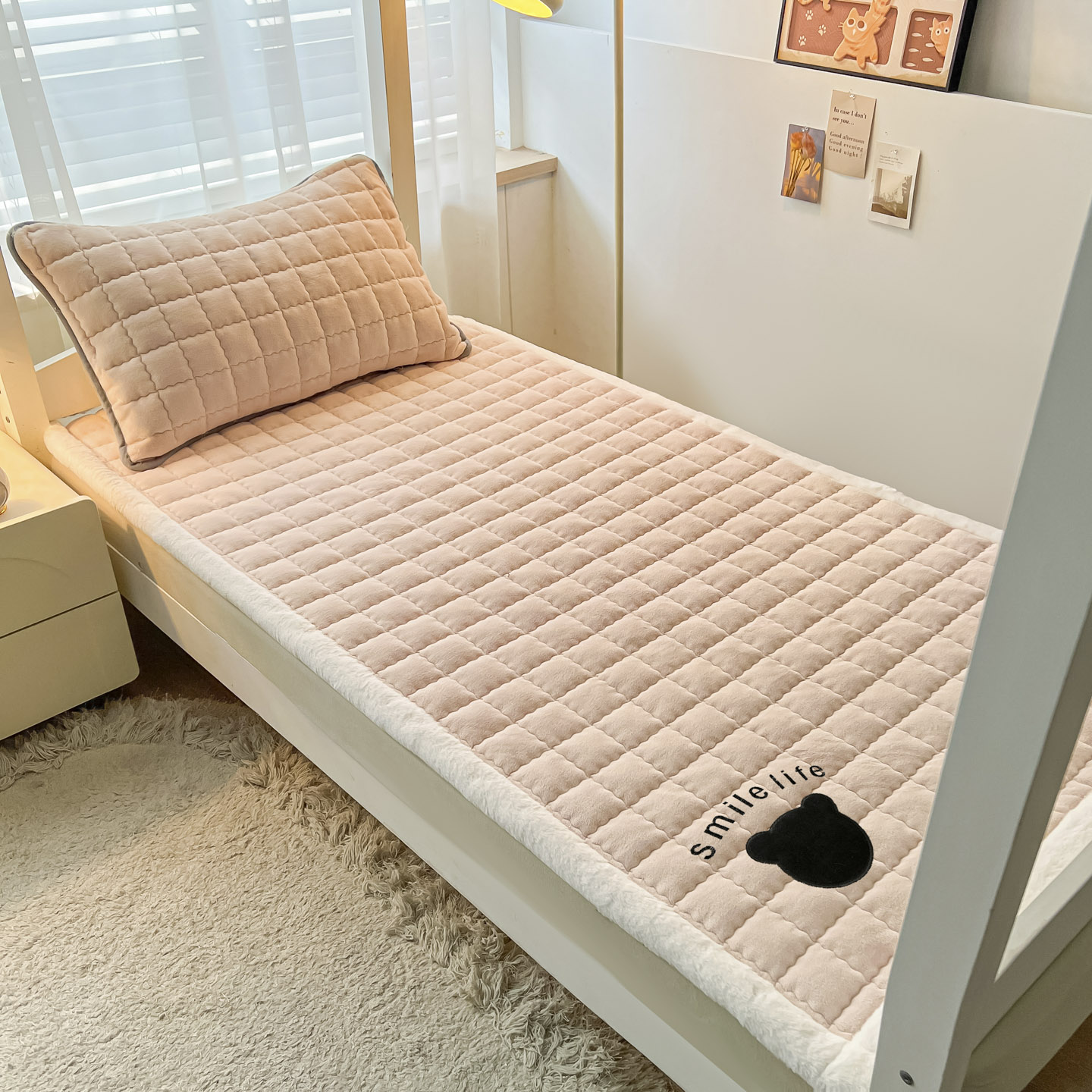 2025新款牛奶绒贴布绣暖意小熊系列床褥学生款 暖意小熊-香槟色