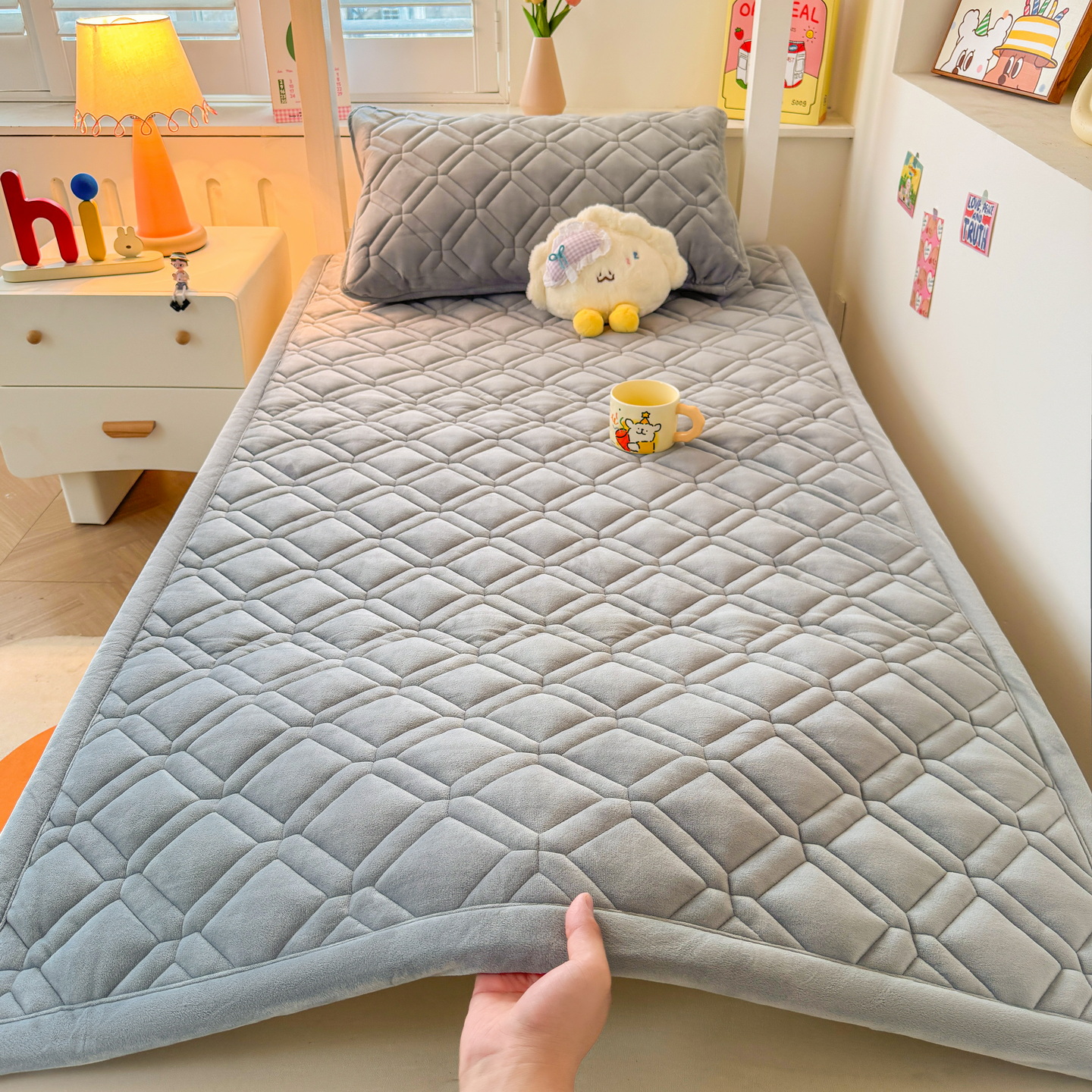 2025新款宝宝绒-法芙学生床褥-场景二 法芙床褥-灰