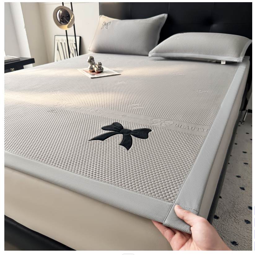 2026新款PE凉感冰豆豆凉席贴布绣床席款-绮梦系列【场景一】