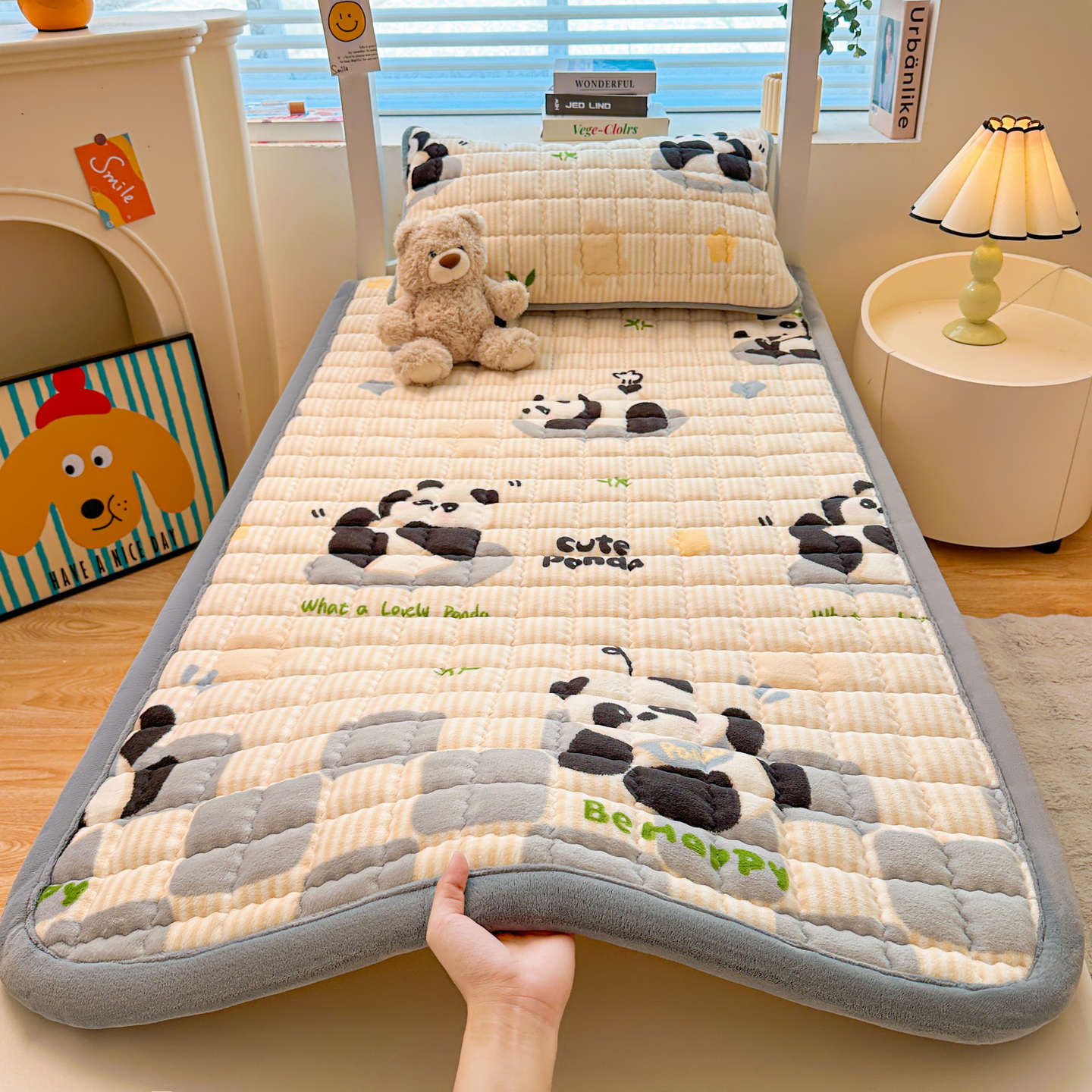 2025新款水晶边-牛奶绒学生床褥-第三批 水晶边床褥-小灰熊猫