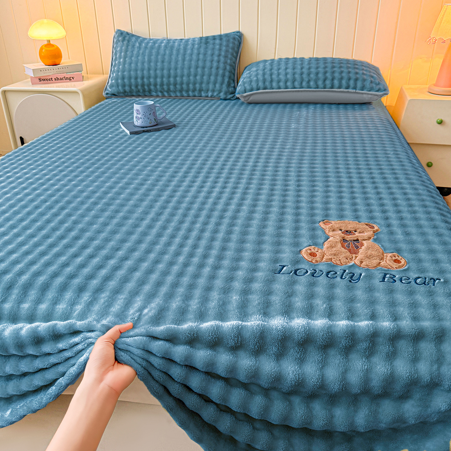 2025新款加厚泡泡绒纯色床单-松饼熊