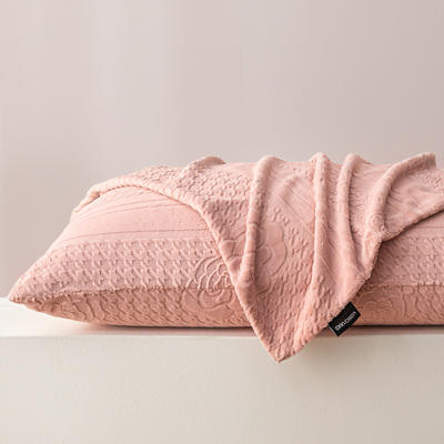 2023新款纯色保暖牛奶绒雕花单品枕套 :48*74cm枕套一对 枕套-摩尔庄园-粉