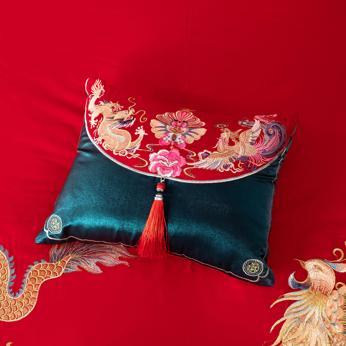 2025新款婚庆绣花小抱枕 绿皮小抱全棉款