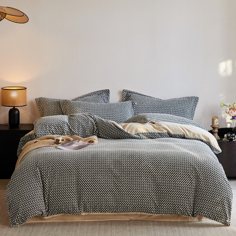 2025新款加厚250克全消光提花印花牛奶绒四件套-谧雅系列 谧雅子墨  开版