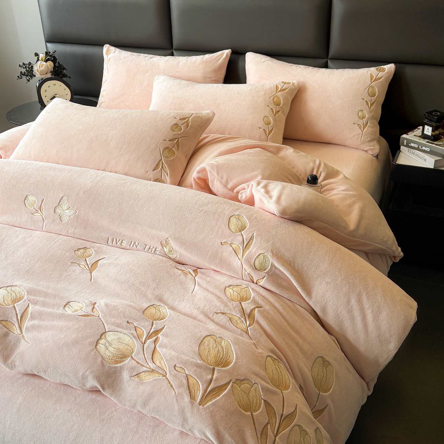 2025新款牛奶绒郁金香刺绣四件套 郁见花开 柔玉