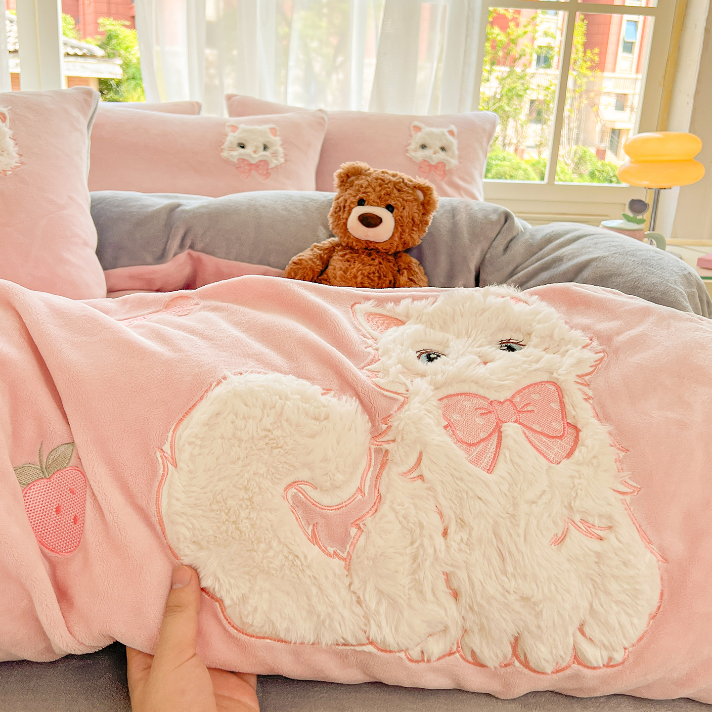 2025新款高克重大版牛奶绒猫咪贴布绣床单床笠四件套（提供买家秀） 猫咪公主 粉灰