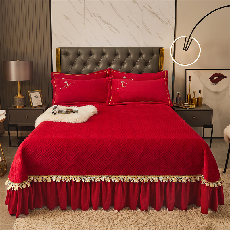 2021新款牛奶绒刺绣工艺床盖款四件套金色米兰系列--单床盖 250*250cm 中国红