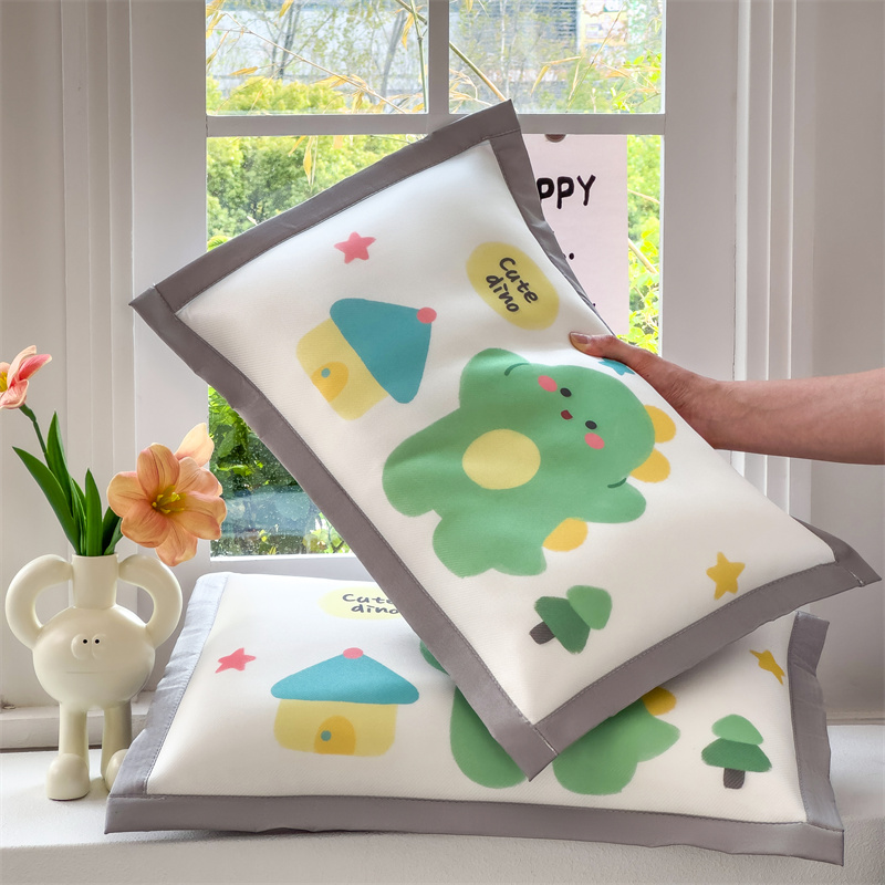 2026新款A类大版碳光冰丝儿童枕头午睡枕学生枕头幼儿园枕头