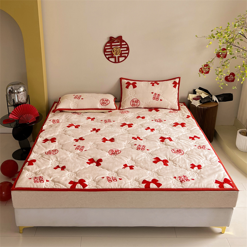 2025新款婚庆A类牛奶绒床护垫薄床垫