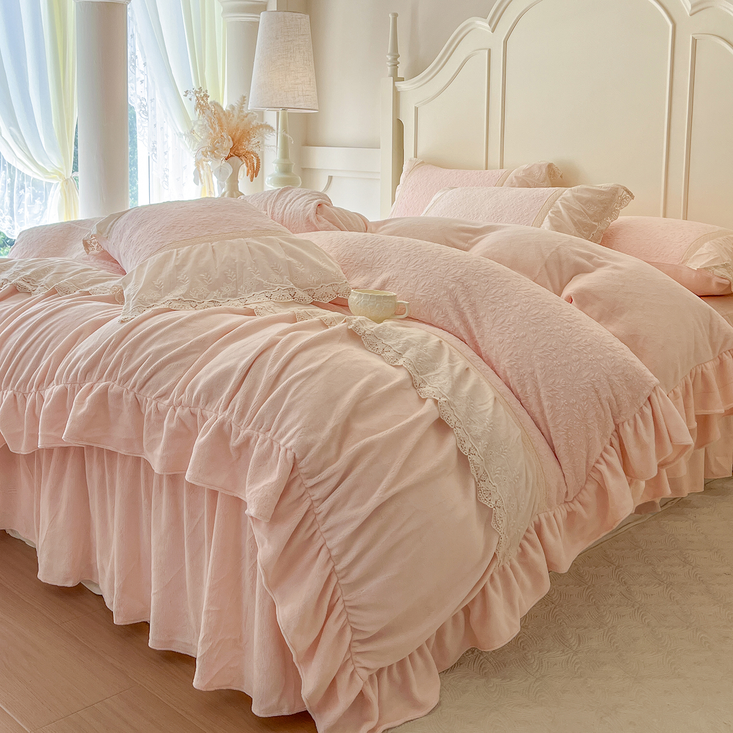 2025新款法式雕花牛奶绒四件套床裙款-珍妮系列 珍妮-粉