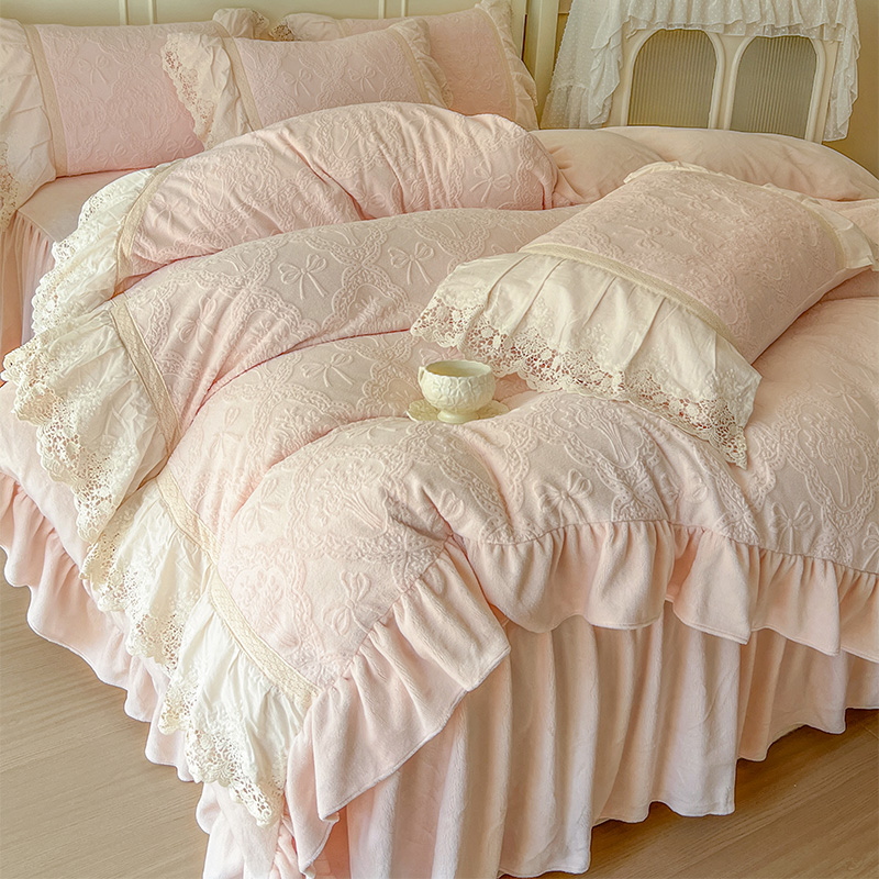 2025新款法式雕花牛奶绒四件套床裙款-邂逅系列 邂逅-粉