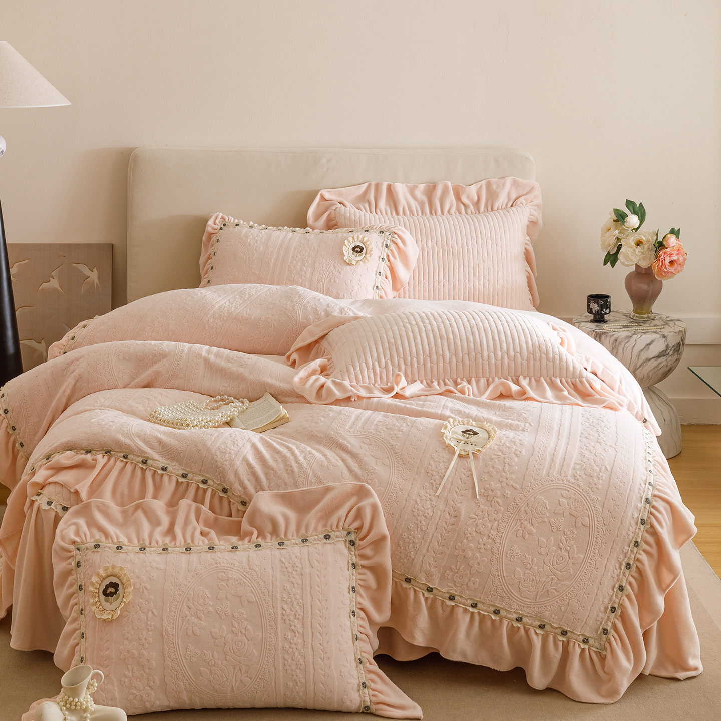 2025新款雕花牛奶绒花边刺绣床盖款四件套-花间系列 花间-粉