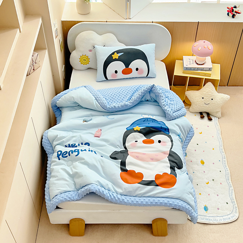 2025新款A类全棉大版印花豆豆被子被芯 冰蓝企鹅