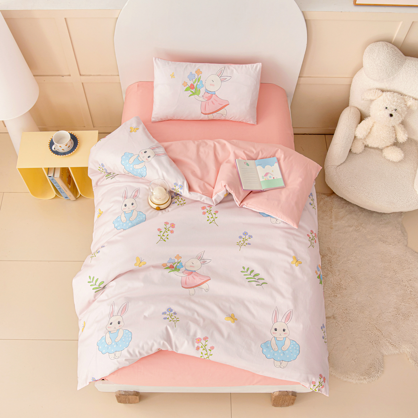 2026新款40S全棉数码印花-圆网系列幼儿园儿童套件 捧花小兔