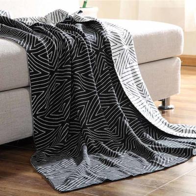 针织盖毯.沙发毯.休闲午睡毯.床尾巾-几何毯 150*200cm 黑白三角